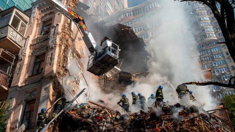 Russia's Deadly Aerial Assault On Ukraine: US Peace Plan Efforts
