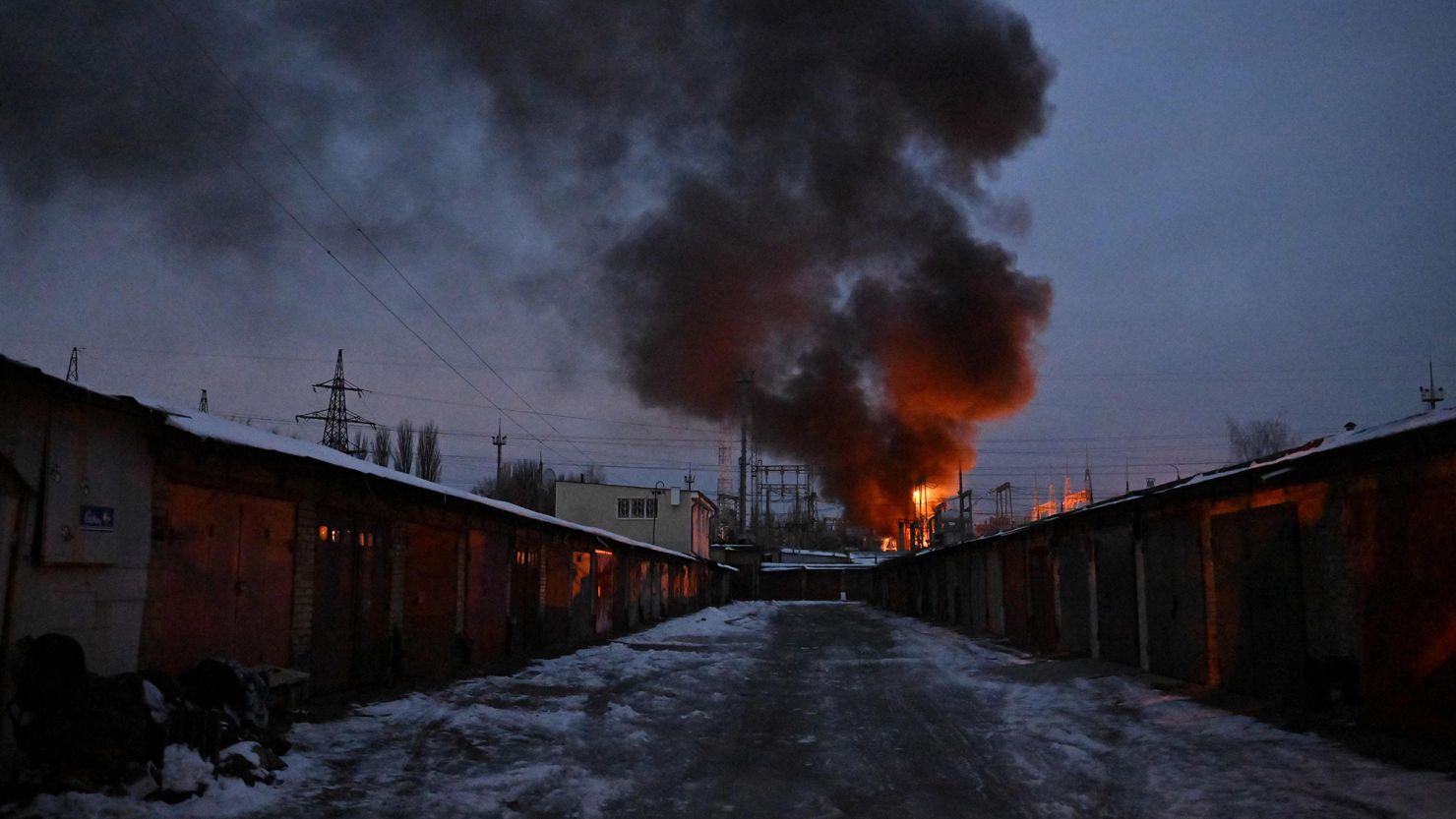 Ukraine Under Fire: Russia Launches Aerial Barrage, US Seeks Peace