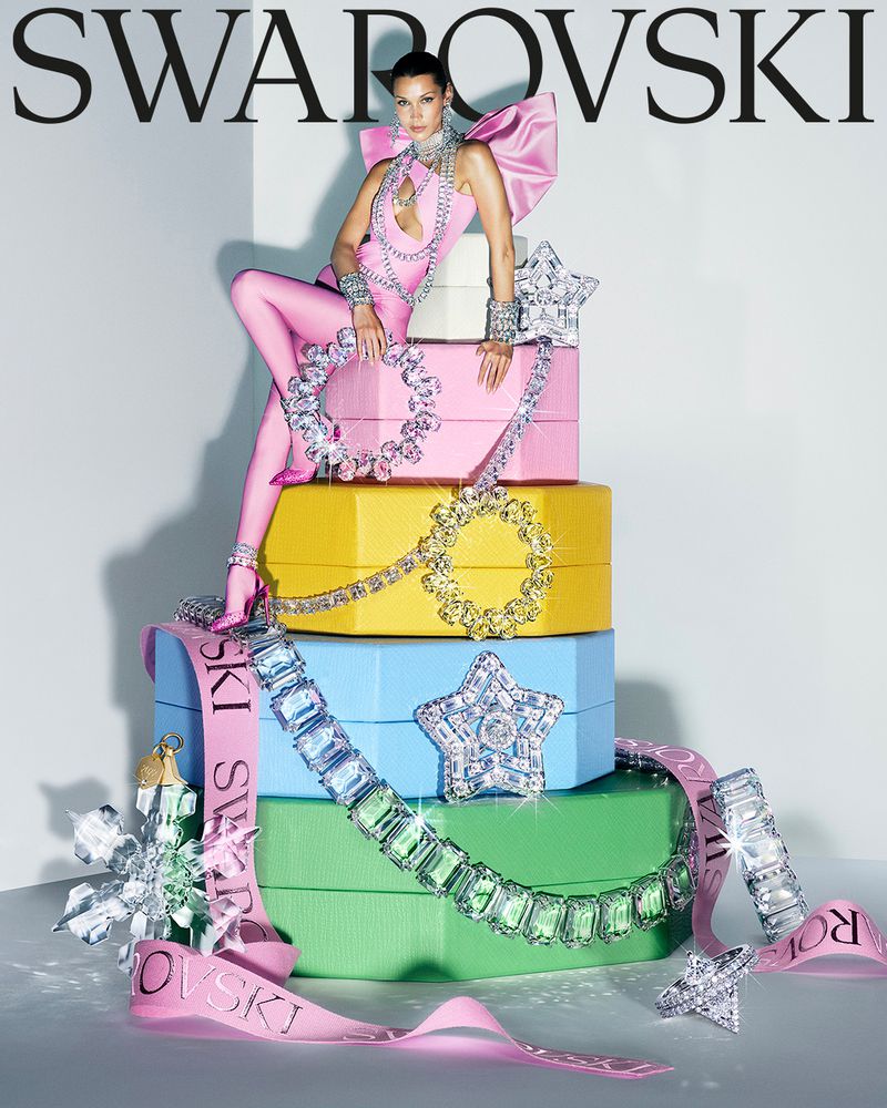 Ariana Grande's Swarovski Campaign: A Dip-Dyed Ponytail Debut Ariana Grande's Swarovski Campaign: A Dip-Dyed Ponytail Debut