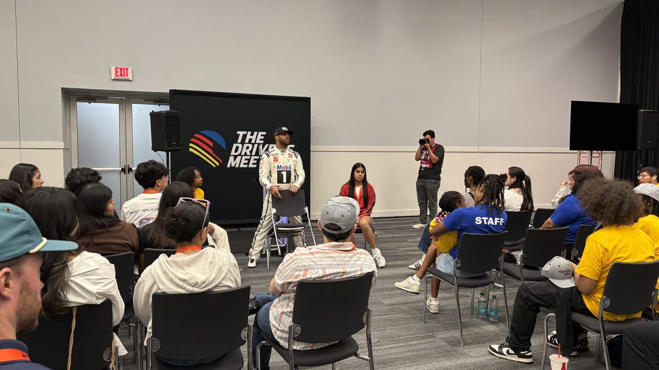 Austin Teens Find Inspiration In Bubba Wallace Ahead Of COTA Austin Teens Find Inspiration In Bubba Wallace Ahead Of COTA