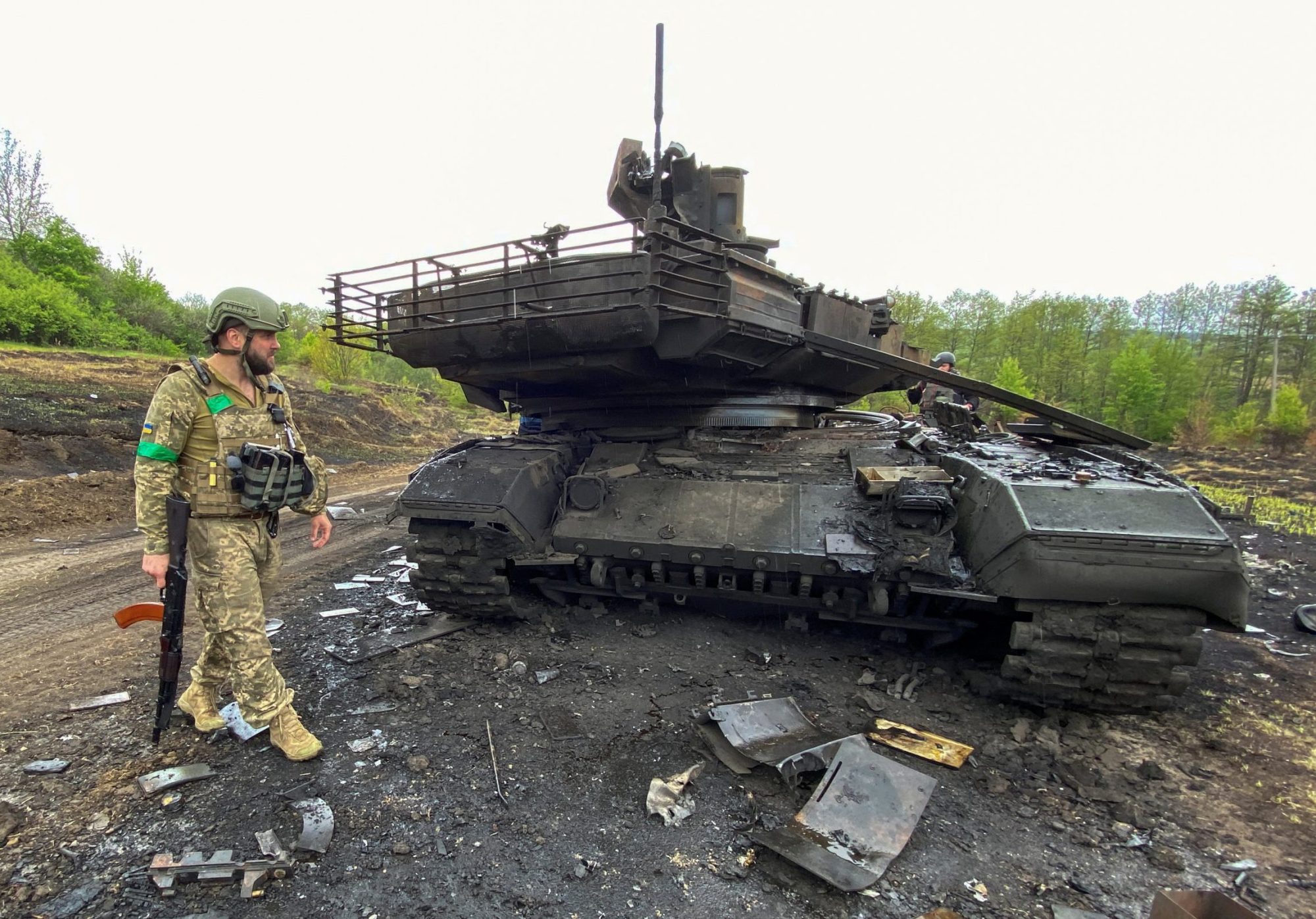 Fighting Resumes In Ukraine After Putin's Easter Truce Fails Fighting Resumes In Ukraine After Putin's Easter Truce Fails