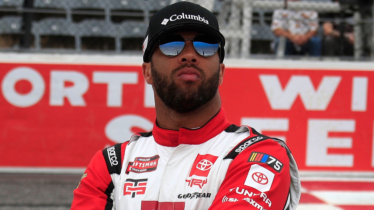 NASCAR Phoenix Race: Bubba Wallace Hits Wall Due To Brake Problems NASCAR Phoenix Race: Bubba Wallace Hits Wall Due To Brake Problems