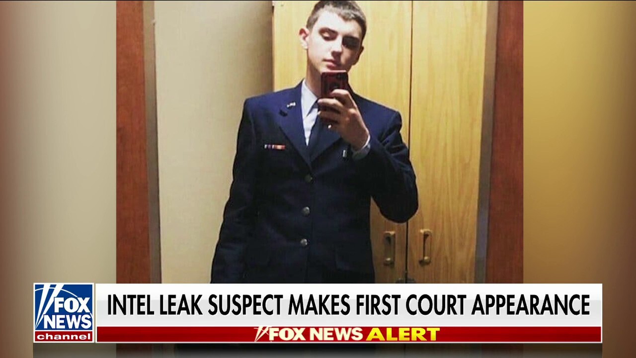 New Signal Chat Exposes Hegseth Amidst Pentagon Chaos Allegations New Signal Chat Exposes Hegseth Amidst Pentagon Chaos Allegations