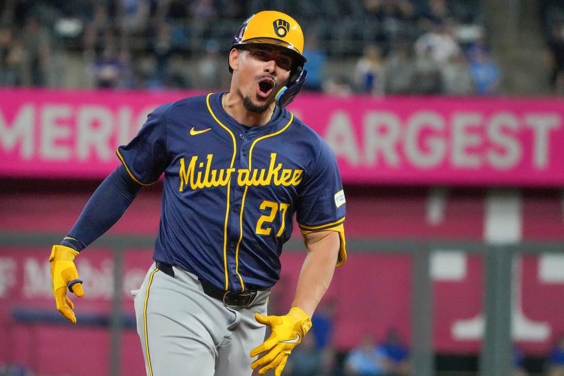 Royals Secure Dominant Win, 11-1, Over Brewers Royals Secure Dominant Win, 11-1, Over Brewers