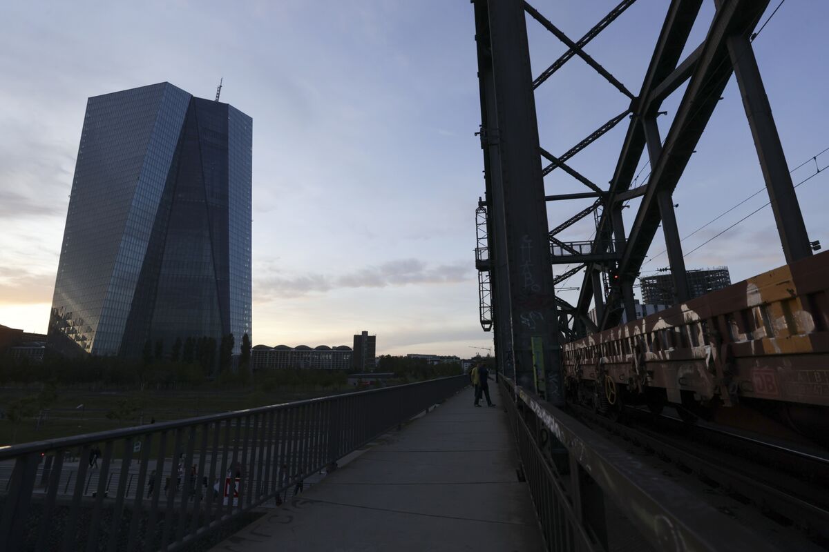 Two More ECB Interest Rate Cuts Possible: Simkus's Assessment Of Trade Impact Two More ECB Interest Rate Cuts Possible: Simkus's Assessment Of Trade Impact