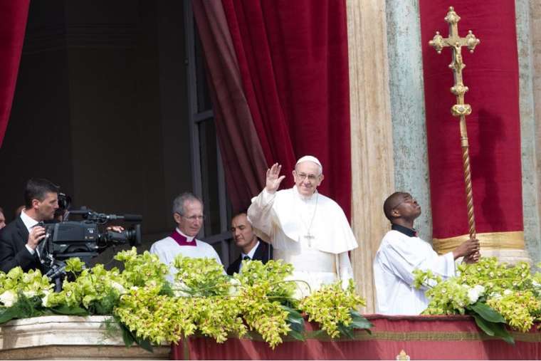 World Reacts To Death Of Pope Francis At 88 World Reacts To Death Of Pope Francis At 88